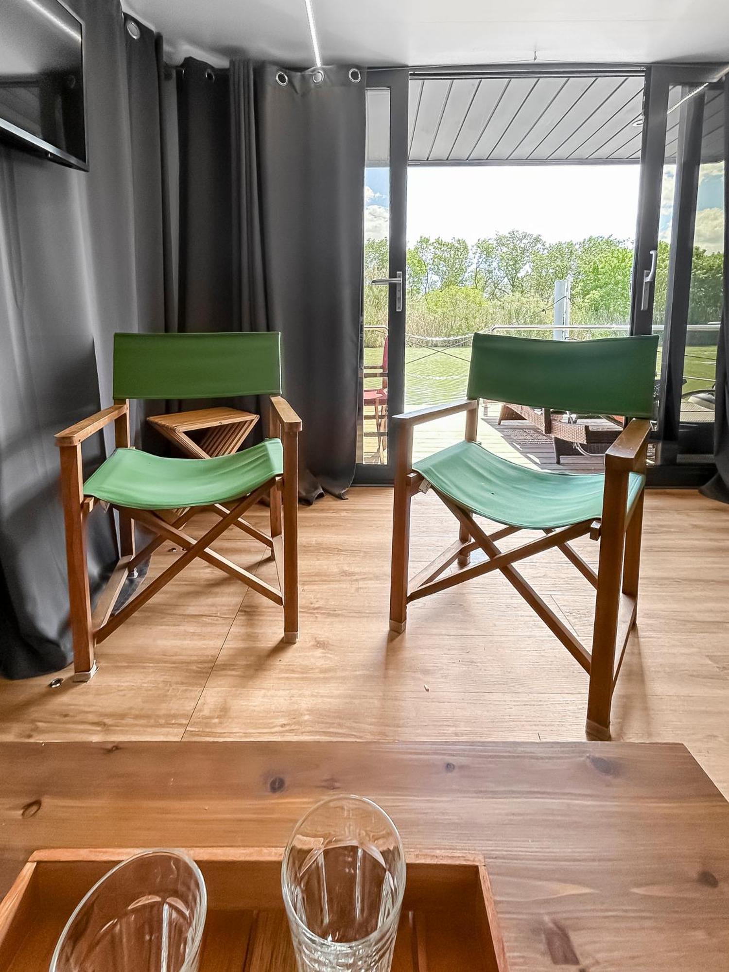 Sejour Unique Sur Un Bateau "Marius" Hotel Vauvert Eksteriør billede